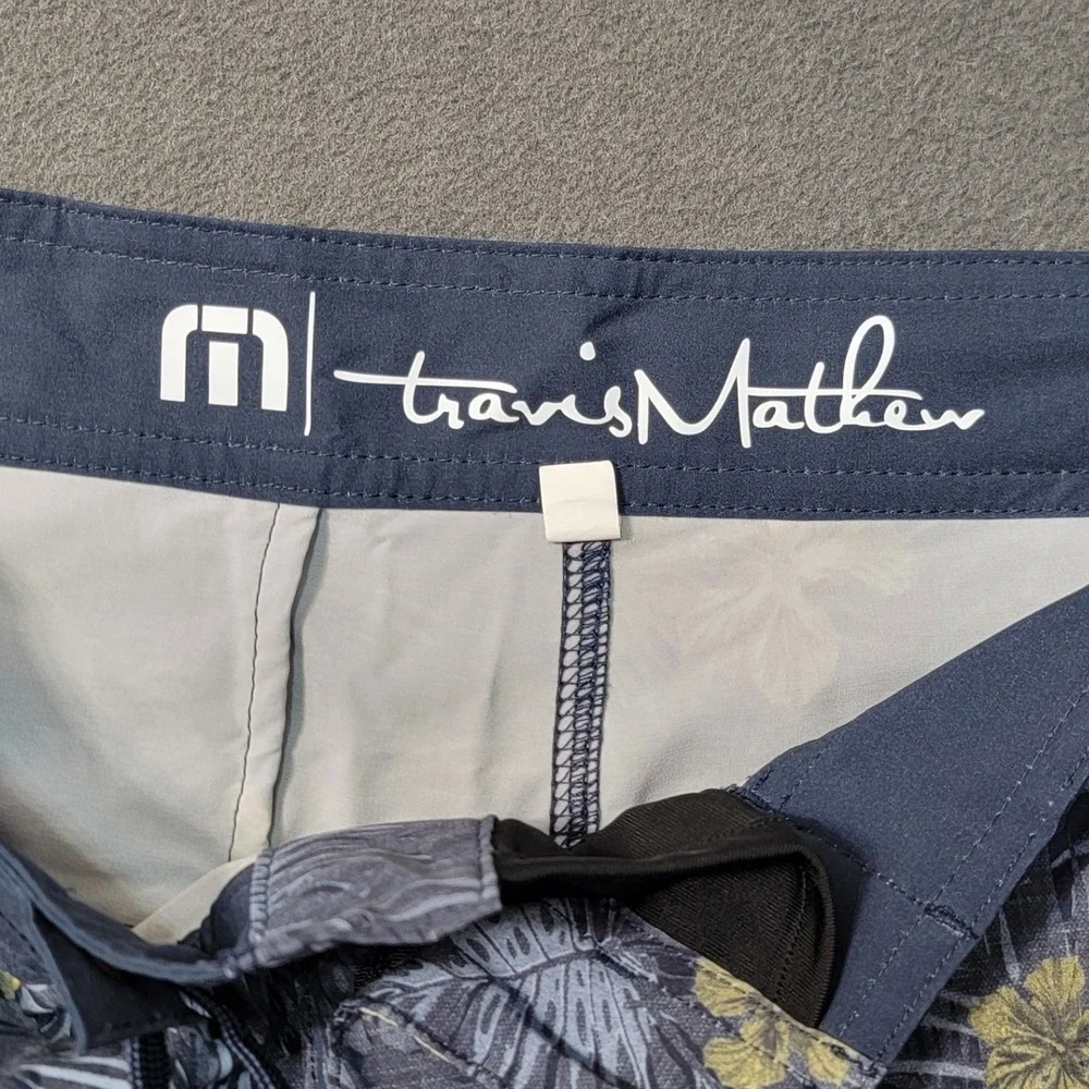 Travis Mathew Mens Board Shorts Grey Yellow Tropical Floral Swim Trunks  XL‎